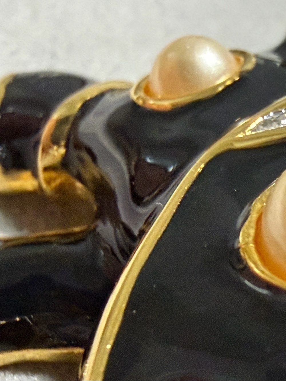Vtg Kenneth Jay Lane (KJL) Black Enamel Rhino Brooch Rhinestone & Pearl Figural - Picture 16 of 16